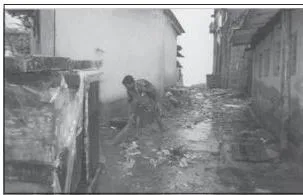 A view of piled-up urban waste in Mahim, a locality in Mumbai, which the chapter's activity uses to ask where household waste ends up